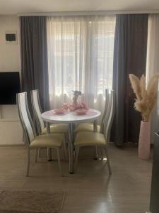 Μια τηλεόραση ή/και κέντρο ψυχαγωγίας στο Fairytale Apartment +12 φωτογραφίες