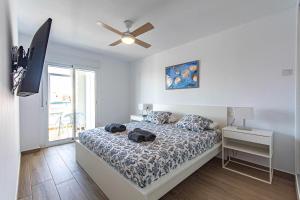 Posteľ alebo postele v izbe v ubytovaní Lisasol Apartamento nuevo con vistas al mar