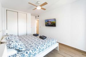 Posteľ alebo postele v izbe v ubytovaní Lisasol Apartamento nuevo con vistas al mar