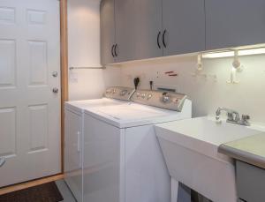 Köök või kööginurk majutusasutuses Sun Vail unit 32D