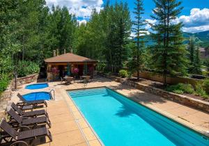 Bazén v ubytování Sun Vail unit 32D nebo v jeho okolí