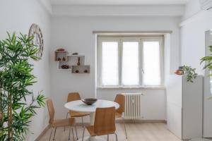 Posedenie v ubytovaní iFlat Cozy Apartment near Saint Peter n° 2