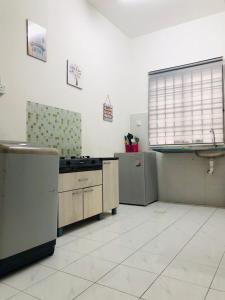 Кухня или кухненски бокс в Alyn Home Batu Pahat Wifi Coway
