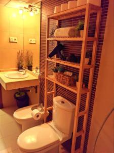 Zdjęcie z galerii obiektu Precioso apartamento céntrico con parking privado w mieście Torremolinos