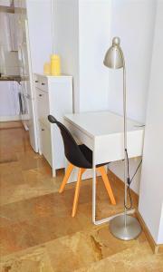 Zdjęcie z galerii obiektu Precioso apartamento céntrico con parking privado w mieście Torremolinos