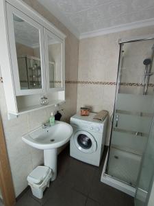 Koupelna v ubytování Apartamento, dos dormitorios, tipo ático cerca del centro