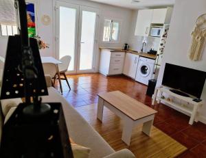 מטבח או מטבחון ב-VILLA PITATO Nuevo, cerca de la Playa, Parking en la puerta del alojamiento
