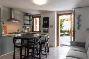 Dapur atau dapur kecil di Hiking Escape Parzanica +17 gambar