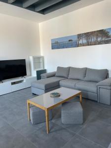 Televisyen dan/atau pusat hiburan di Maison de maître Gironde