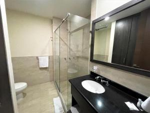 Hotel HR AMADA Cúcuta的一间浴室