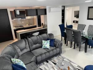 Prostor za sedenje u objektu Ubicación ideal, Apartamento frente al CC Cacique