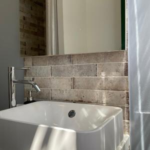 Kúpeľňa v ubytovaní Studio 25 apartment - near metro M3