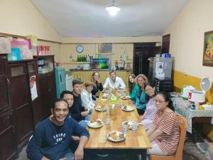 Tamu yang menginap di Chacha Homestay & Dormitory