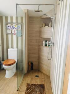 Koupelna v ubytování Beautiful Bungalow en VV con wifi,netflix cerca del mar