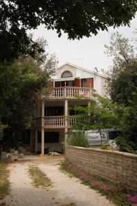 Fotografia z galérie ubytovania Family friendly seaside apartments Zaton, Zadar - 6616 v Nin