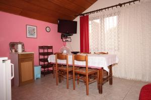 Fotografia z galérie ubytovania Family friendly seaside apartments Zaton, Zadar - 6616 v Nin