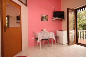 Fotografia z galérie ubytovania Family friendly seaside apartments Zaton, Zadar - 6616 v Nin