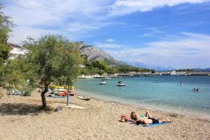 Fotografia z galérie ubytovania Apartments by the sea Duce, Omis - 955 v Omise