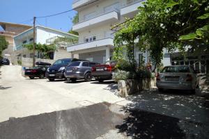 Fotografia z galérie ubytovania Apartments by the sea Omis - 8334 v Omise