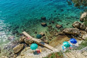 Fotografie z fotogalerie ubytování Apartments by the sea Pisak, Omis - 6897 v destinaci Mimice