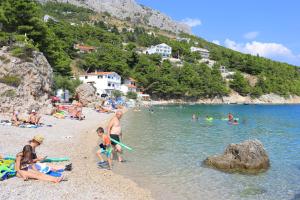 Fotografia z galérie ubytovania Family friendly house with a swimming pool Mimice, Omis - 4644 v Mimiciach
