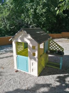 Fotografie z fotogalerie ubytování Ferienwohnung Schuhmann Therme Aquapulco Ikuna Erlebnispark Zoo Schmiding 20 min mit Auto entfernt mit Wintergarten und Garten ab 3 Nächte buchbar v destinaci Hinzenbach