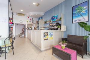 TV a/nebo společenská místnost v ubytování HOTEL VALPARAISO