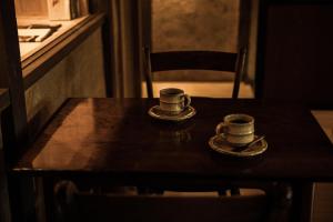 Set per la preparazione di tè e caffè presso Oito 美しい街並みに佇む喫茶と宿