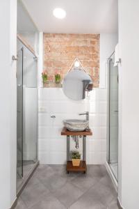 A bathroom at Edificio Conde 7- Plaza de la Merced