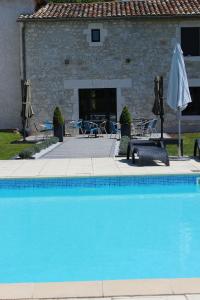 Piscina en o cerca de Aux Vents d'anges