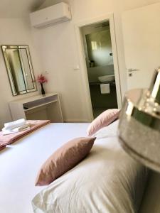 Posteľ alebo postele v izbe v ubytovaní Hotel B&B CHAMBERLAIN