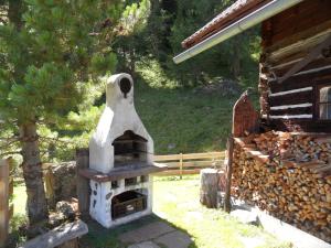 Vonkajšia záhrada v ubytovaní Bergheim Schmidt, Almhütten im Wald Appartments an der Piste Alpine Huts in Forrest Appartments near Slope