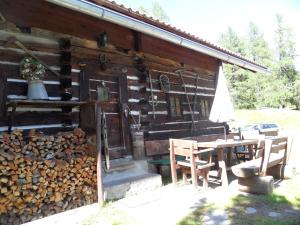Fotografia z galérie ubytovania Bergheim Schmidt, Almhütten im Wald Appartments an der Piste Alpine Huts in Forrest Appartments near Slope v destinácii Turracher Hohe
