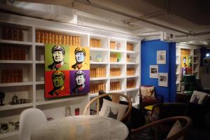 Ruang duduk di Mini Hotel Causeway Bay