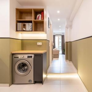 Kép Mar25 by Smart Cozy Suites - In the heart of Athens - 9 minutes from metro - Available 24hr szállásáról Athénban a galériában