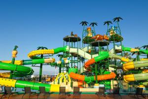 een waterpark met een waterglijbaan bij Crystal Centro Resort - Ultimate All Inclusive in Lara