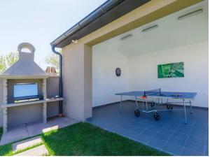 Balkón nebo terasa v ubytování Villa Edi-heated pool & e-bike