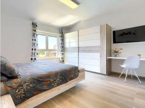 Postel nebo postele na pokoji v ubytování Villa Edi-heated pool & e-bike + 29 fotografií