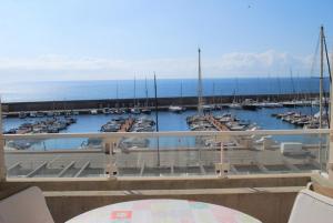 Fotografia z galérie ubytovania Duplex Residencial Marina del Port 72 v destinácii Calafat