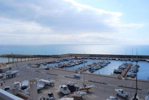 Fotografia z galérie ubytovania Duplex Residencial Marina del Port 72 v destinácii Calafat