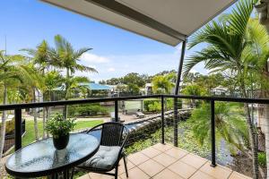 En balkong eller terrass på Gorgeous Apartment in Luxurious Noosa Resort