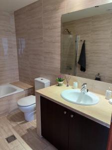 Kép Apartamento, piscina y jardín szállásáról L'Ampollában a galériában