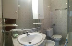 Fotografia z galérie ubytovania Apartamento en edificio nuevo con piscina, con vistas a la ría y al puerto, perfil familiar, no se admiten grupos de jóvenes v destinácii Sanxenxo