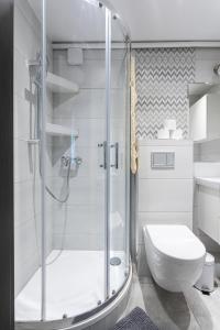 Kúpeľňa v ubytovaní 3 Bedrooms Comfy Flat Celarowska