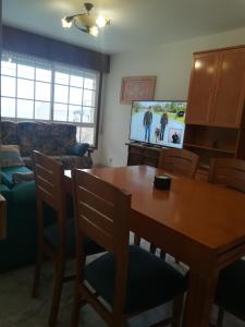 Fotografia z galérie ubytovania Apartamento en edificio nuevo con piscina, con vistas a la ría y al puerto, perfil familiar, no se admiten grupos de jóvenes v destinácii Sanxenxo