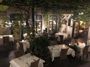 Restaurace v ubytování Hotel Au Quartier