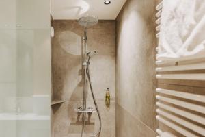 Bathroom sa Hotel Alpenrose