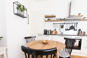 Kuchyň nebo kuchyňský kout v ubytování Ferienwohnungen in der alten Schnapsbrennerei Kolleritsch in Mureck