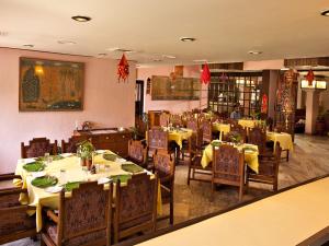 Restavracija oz. druge možnosti za prehrano v nastanitvi Hotel Kalinga Ashok
