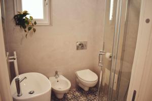 Koupelna v ubytování Il Casale dei Calanchi